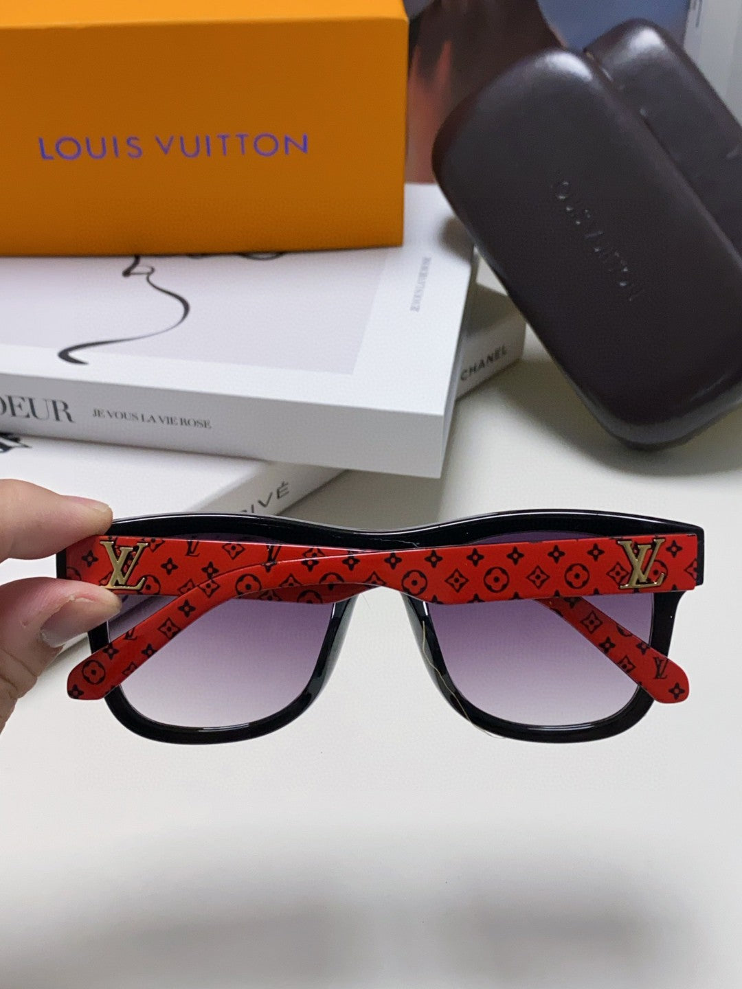 LOUIS VUITTON MONOGRAM SUNGLASSES 581385 IN RED ACETATE FRAME