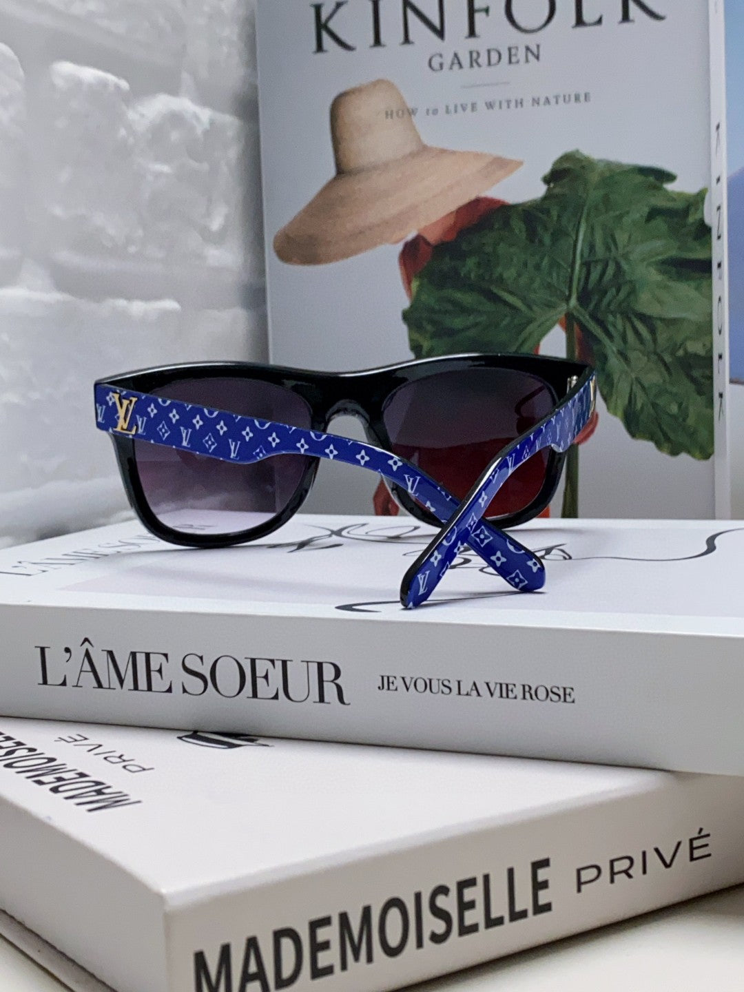LOUIS VUITTON MONOGRAM SUNGLASSES 581385 IN BLUE ACETATE FRAME