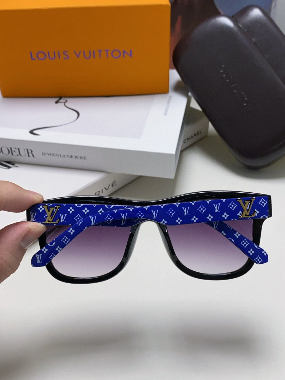LOUIS VUITTON MONOGRAM SUNGLASSES 581385 IN BLUE ACETATE FRAME