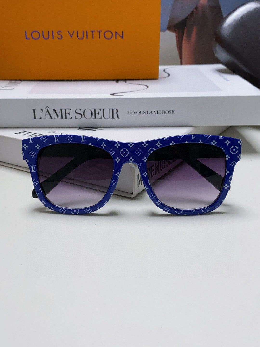 LOUIS VUITTON MONOGRAM SUNGLASSES 581385 IN BLUE ACETATE FRAME