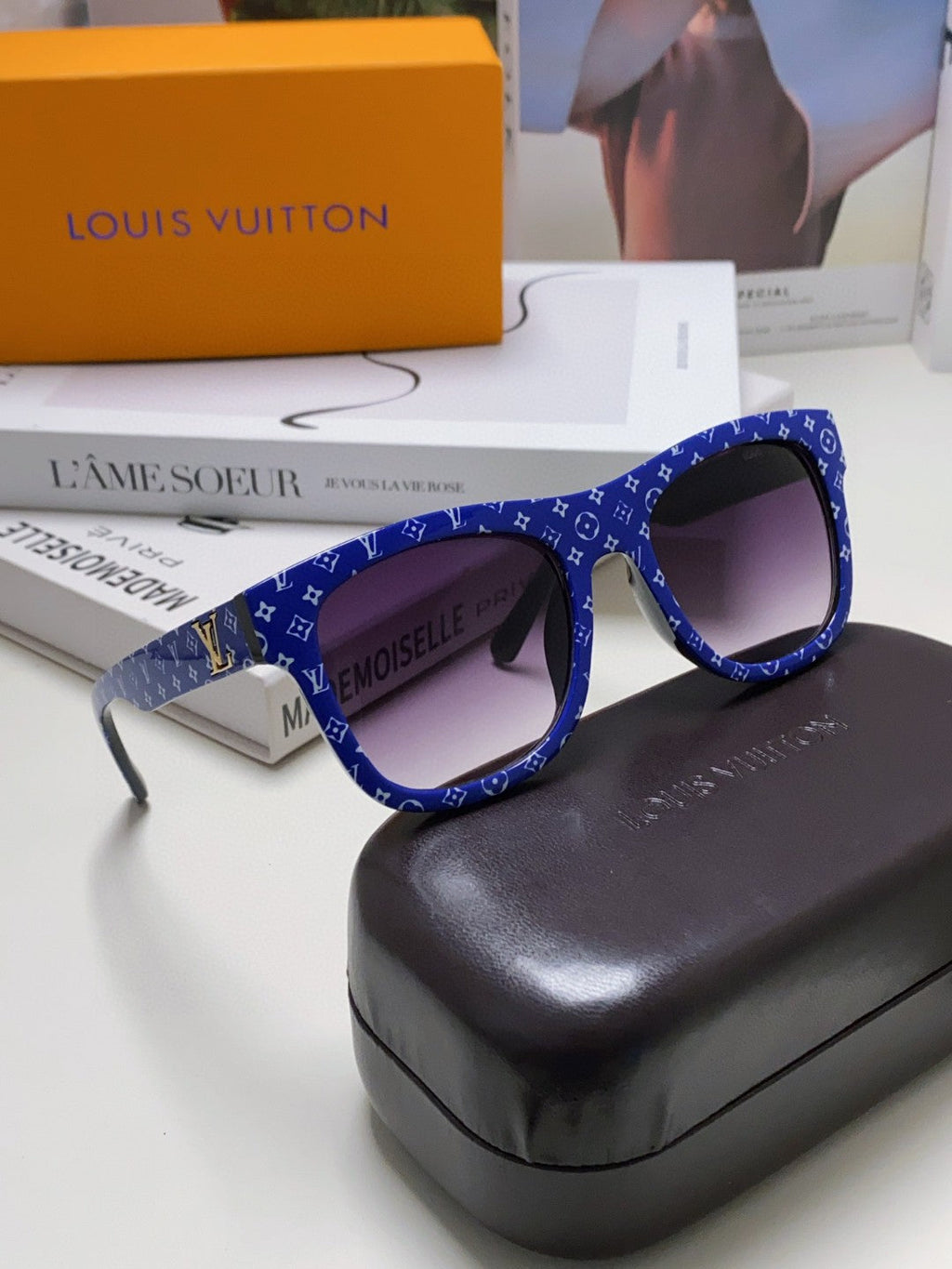 LOUIS VUITTON MONOGRAM SUNGLASSES 581385 IN BLUE ACETATE FRAME