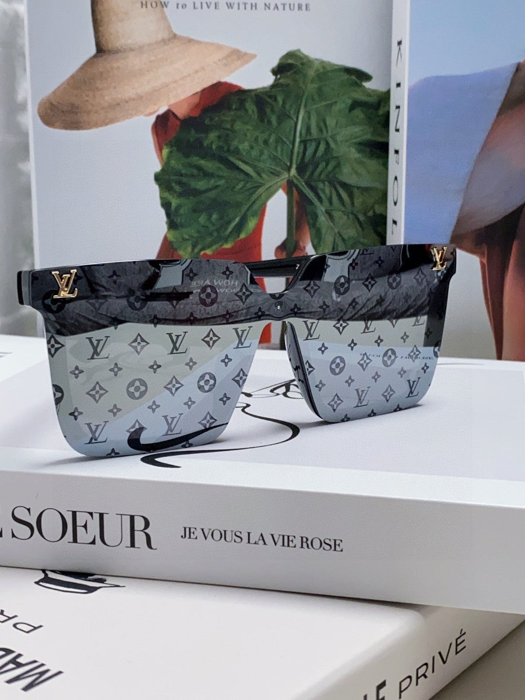 LOUIS VUITTON SQUARE SUNGLASSES 581366 IN BLACK ACETATE MONOGRAM MASK ON LENS