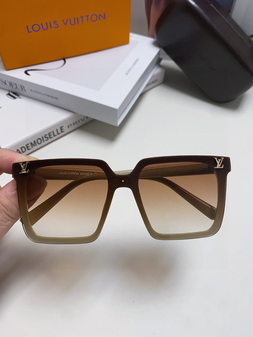 LOUIS VUITTON SQUARE SUNGLASSES 581368 IN BEIGE ACETATE