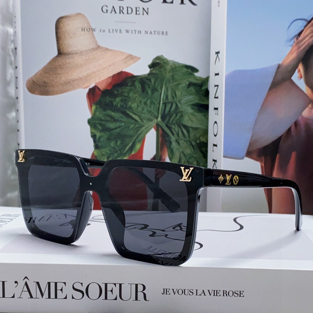 LOUIS VUITTON SQUARE SUNGLASSES 581370 IN BLACK ACETATE