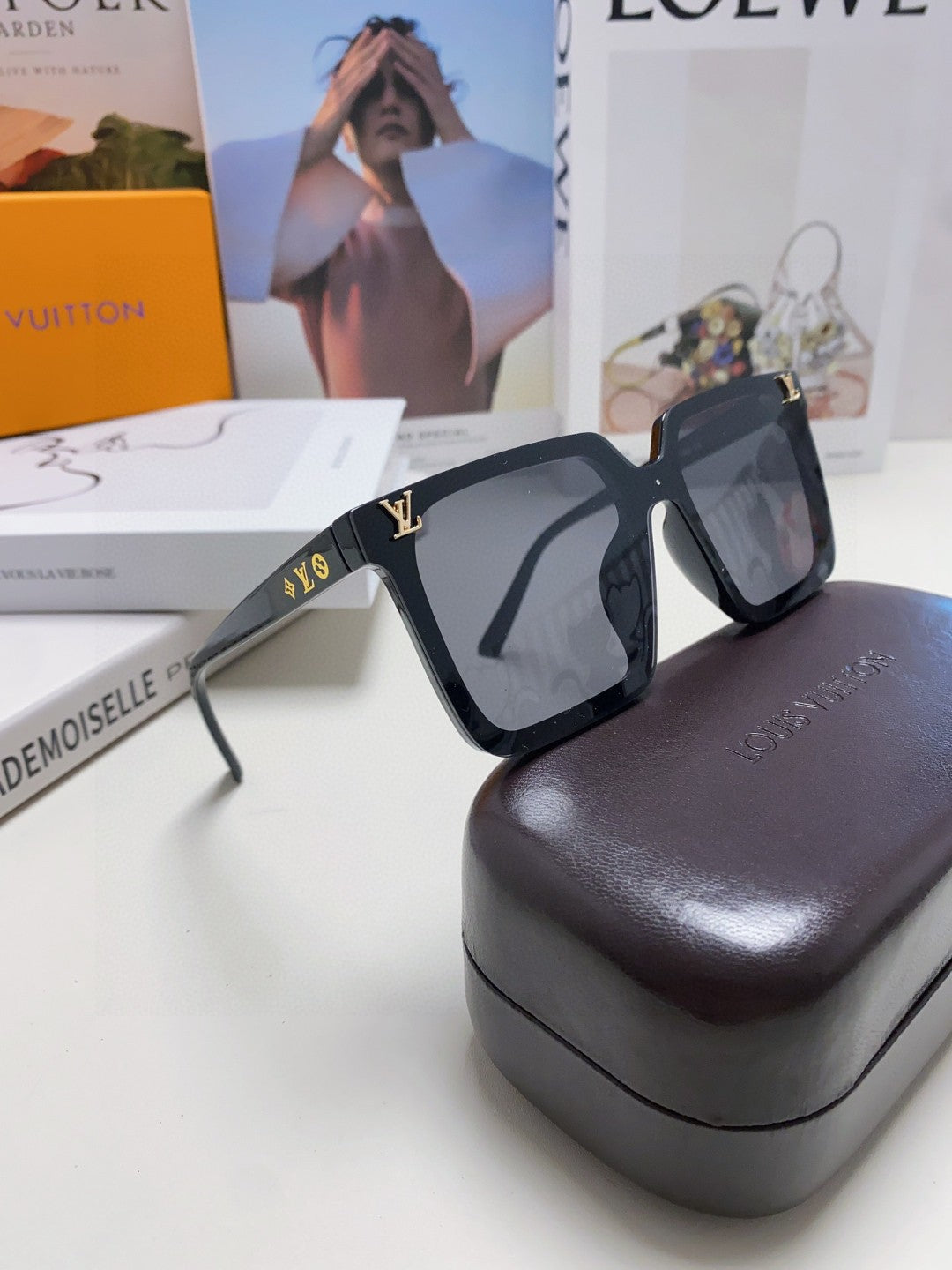 LOUIS VUITTON SQUARE SUNGLASSES 581370 IN BLACK ACETATE