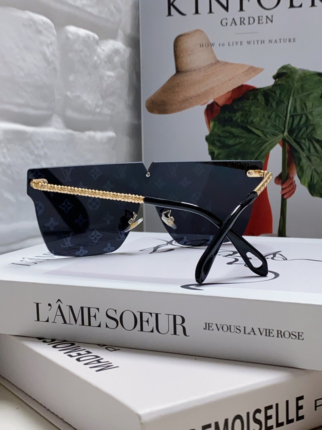 LOUIS VUITTON SQUARE SUNGLASSES 581371 IN GOLD METAL MONOGRAM ON LENS