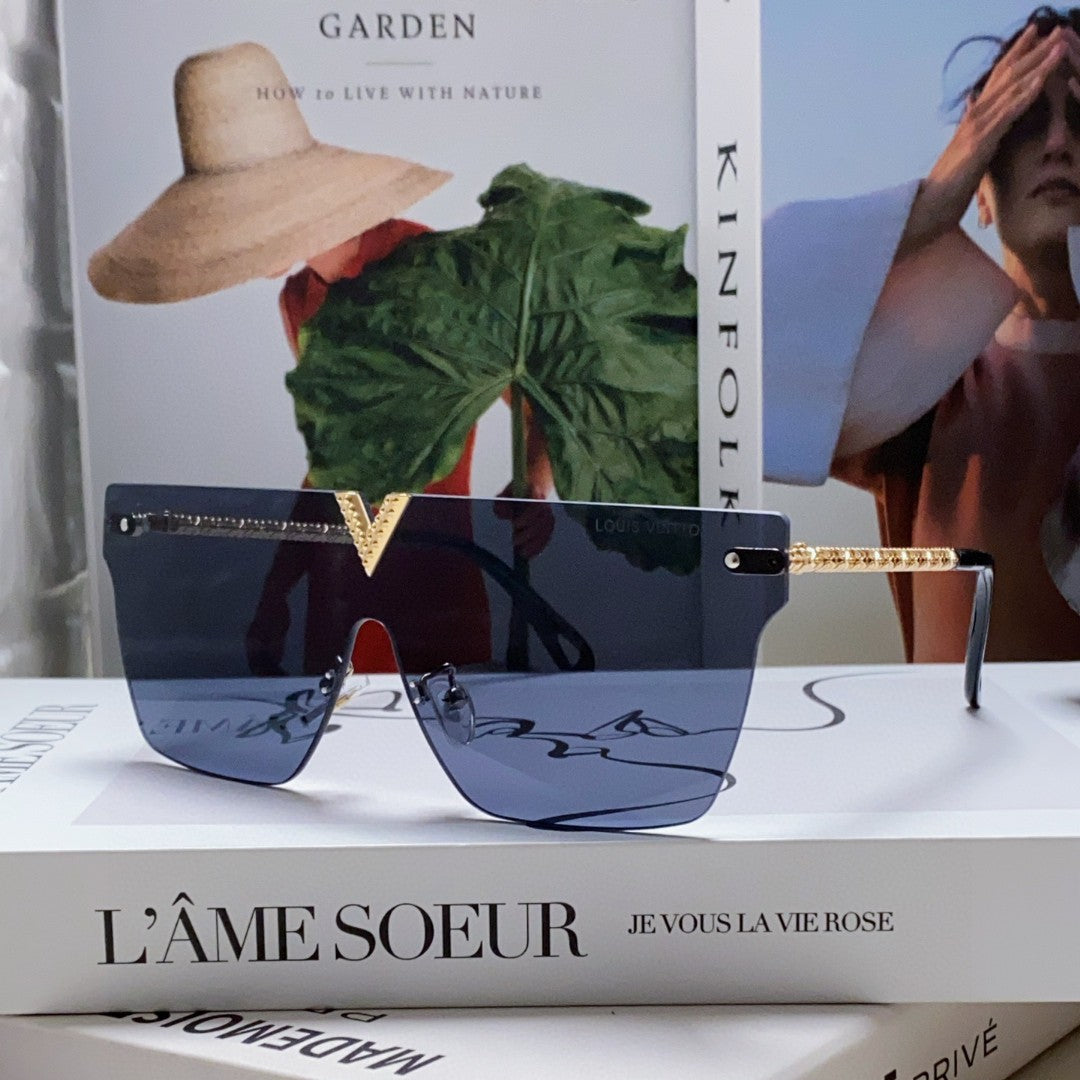 LOUIS VUITTON SQUARE SUNGLASSES 581372 IN GOLD METAL GREY LENSES