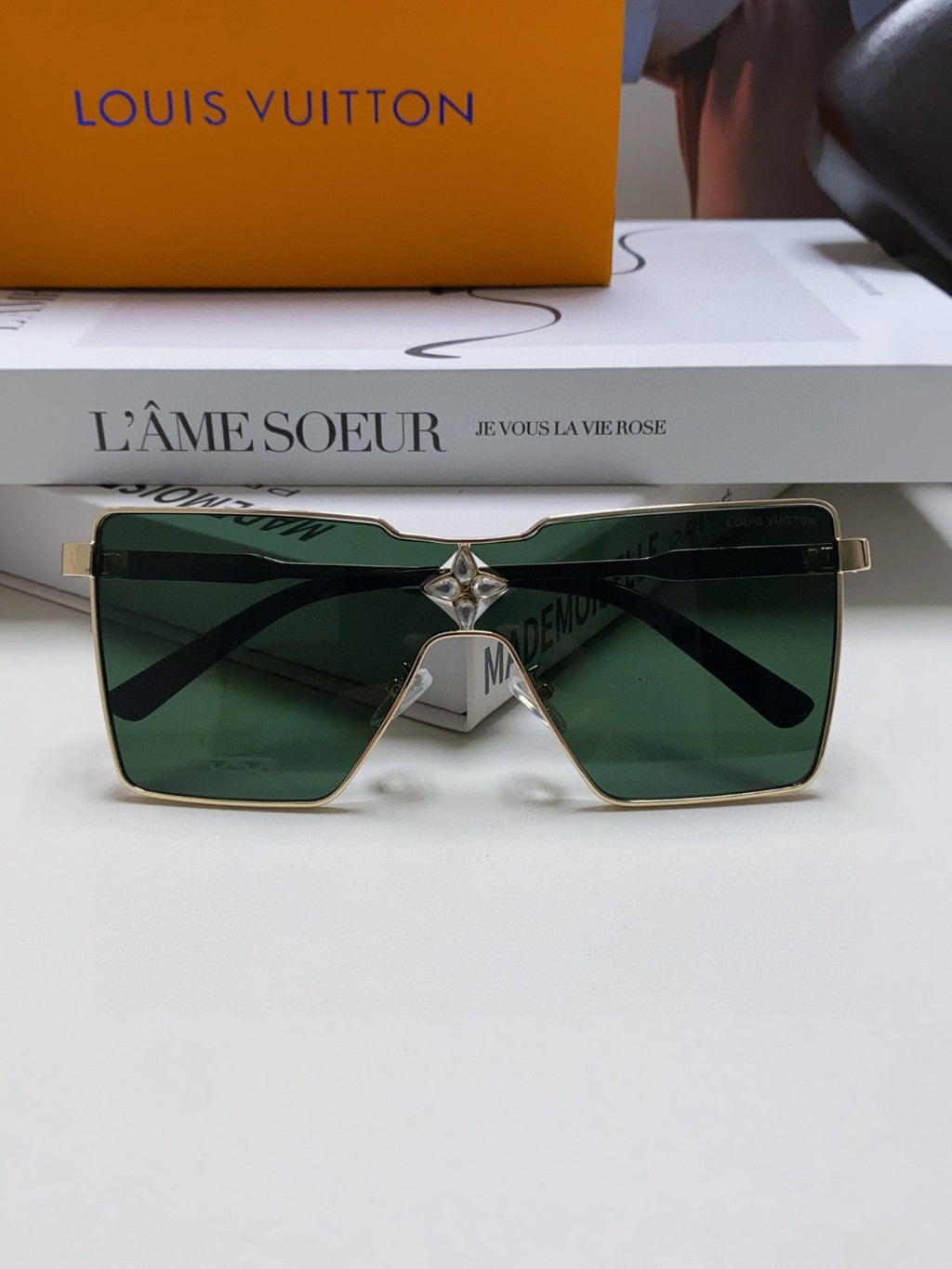 LOUIS VUITTON CYCLONE SUNGLASSES 581373 IN GOLD METAL DARK GREEN LENSES