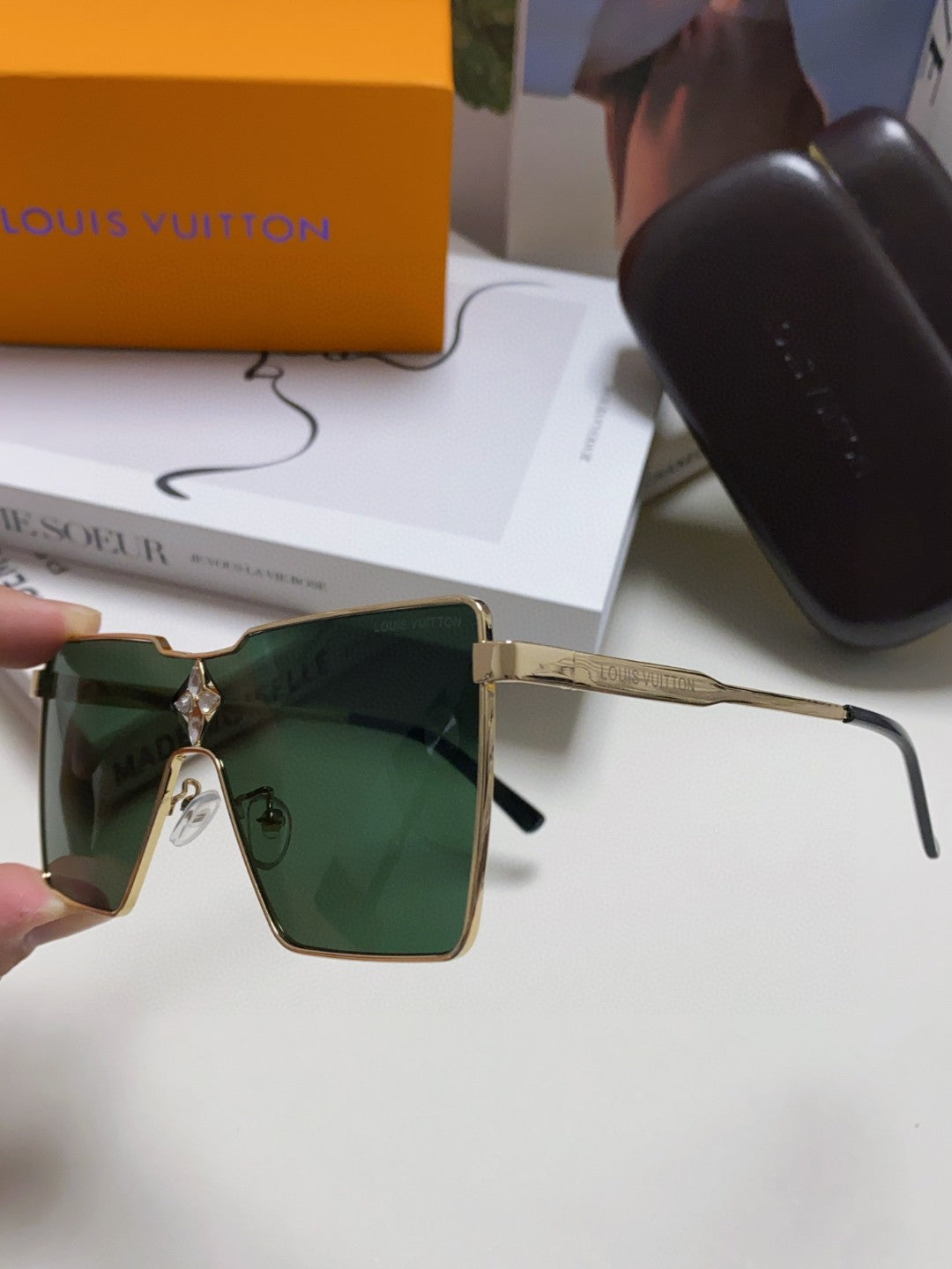 LOUIS VUITTON CYCLONE SUNGLASSES 581373 IN GOLD METAL DARK GREEN LENSES