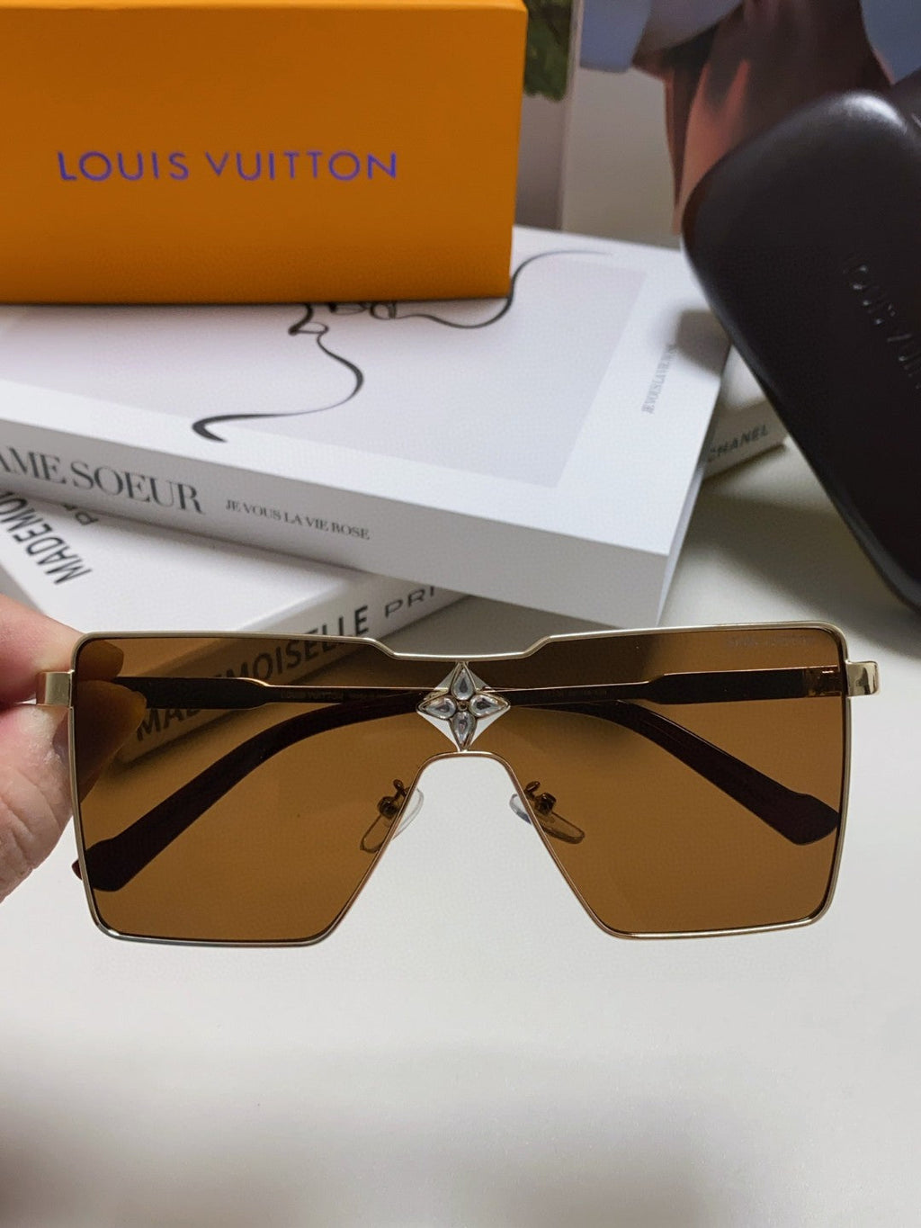 LOUIS VUITTON CYCLONE SUNGLASSES 581374 IN GOLD METAL BRWON LENSES