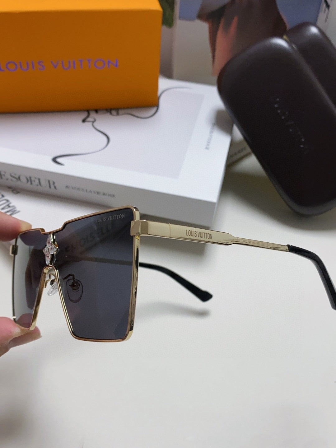 LOUIS VUITTON CYCLONE SUNGLASSES Z1700U IN GOLD METAL BLACK LENSES