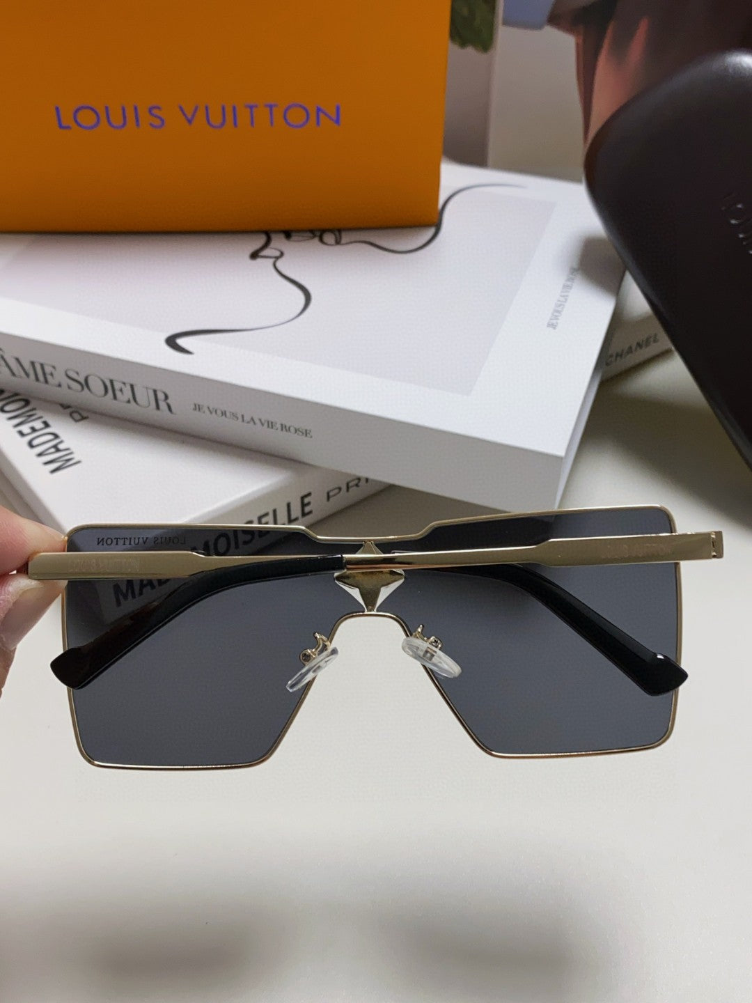 LOUIS VUITTON CYCLONE SUNGLASSES Z1700U IN GOLD METAL BLACK LENSES