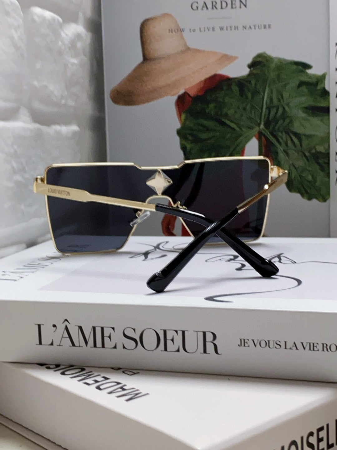 LOUIS VUITTON CYCLONE SUNGLASSES Z1700U IN GOLD METAL BLACK LENSES