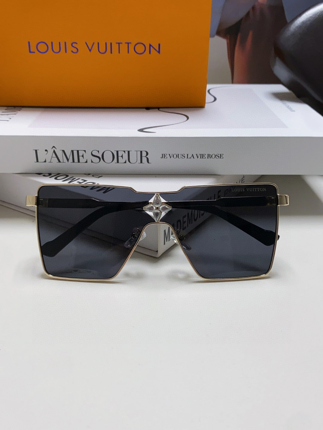 LOUIS VUITTON CYCLONE SUNGLASSES Z1700U IN GOLD METAL BLACK LENSES