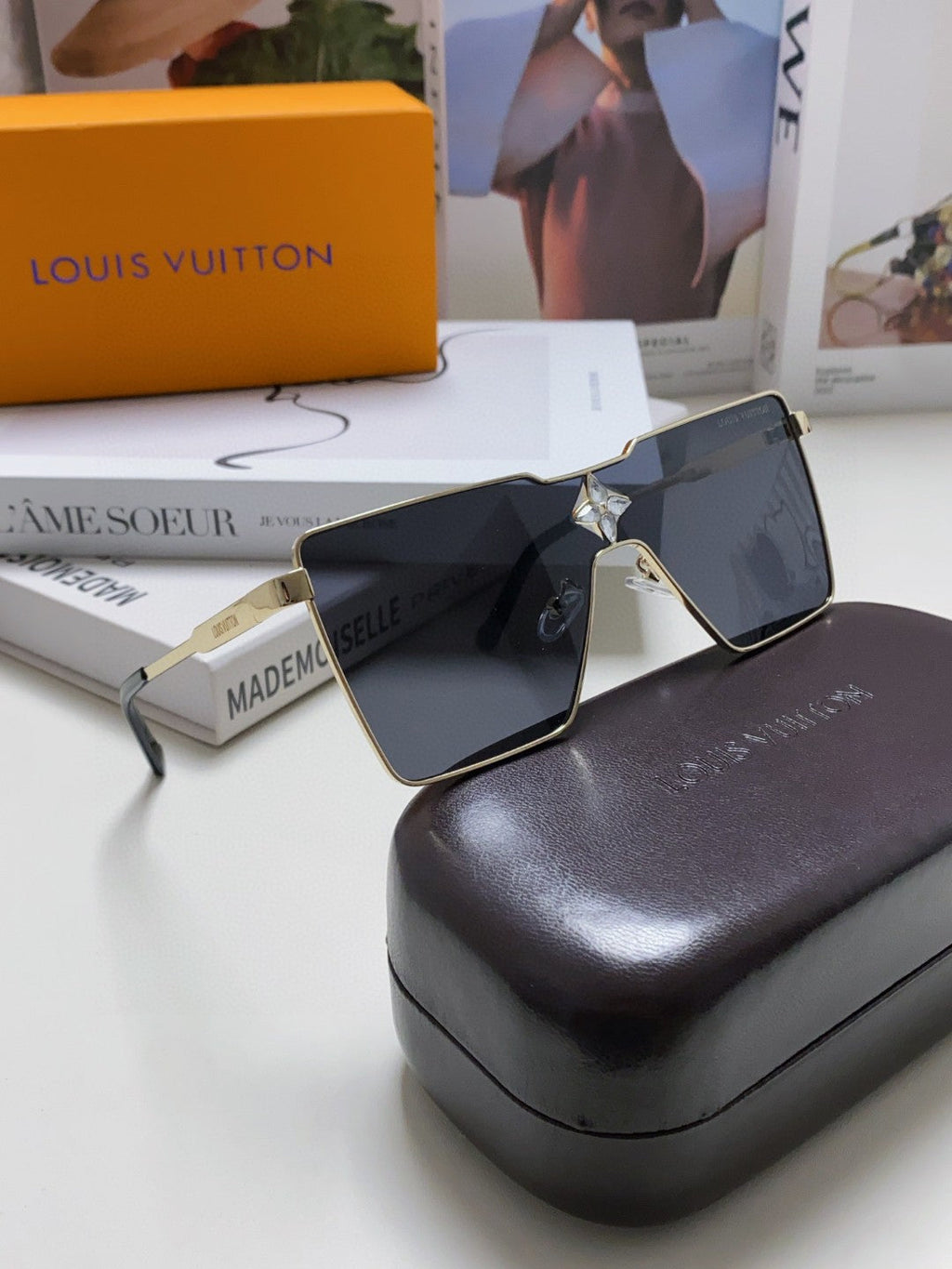 LOUIS VUITTON CYCLONE SUNGLASSES Z1700U IN GOLD METAL BLACK LENSES