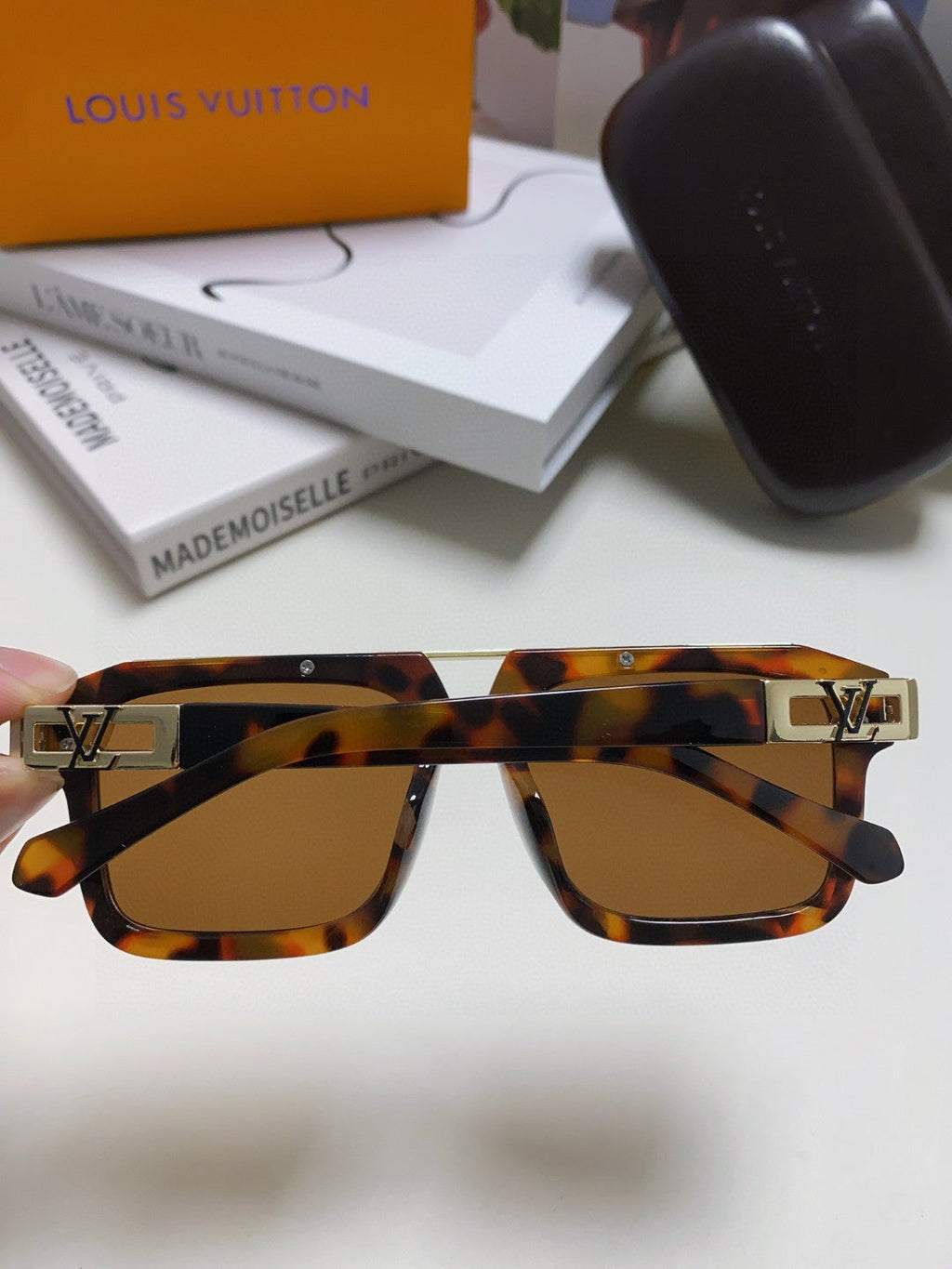LOUIS VUITTON MASCOT PILOT SQUARE SUNGLASSES 581376 IN HAVANA ACETATE GOLD METAL