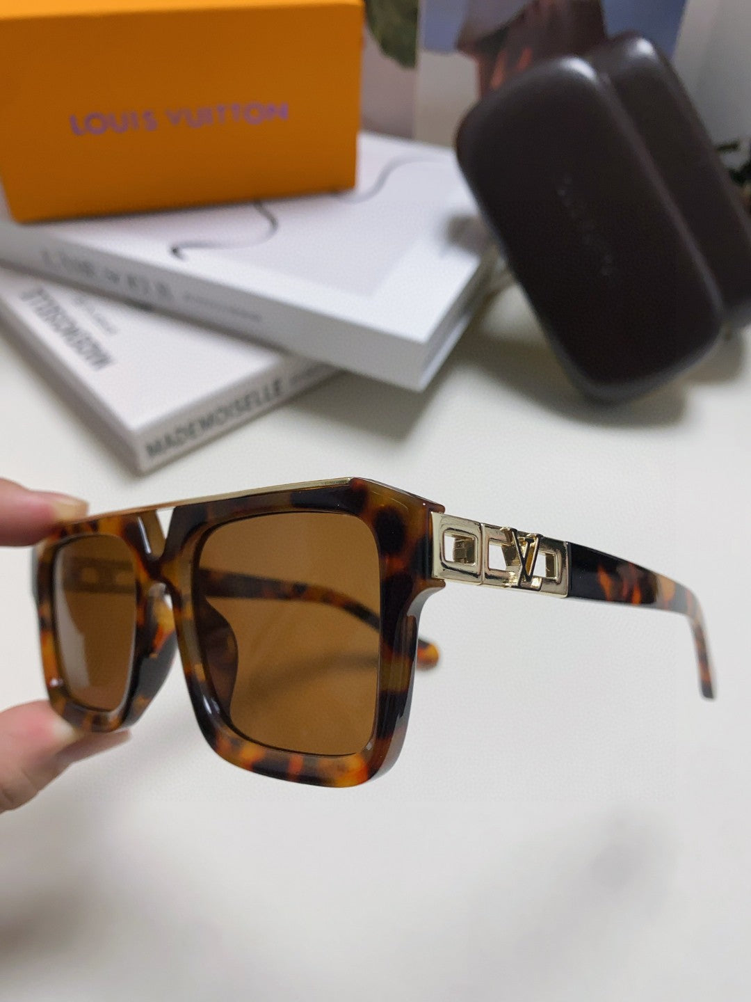 LOUIS VUITTON MASCOT PILOT SQUARE SUNGLASSES 581376 IN HAVANA ACETATE GOLD METAL