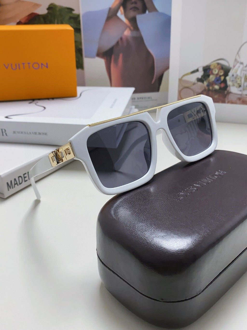LOUIS VUITTON MASCOT PILOT SQUARE SUNGLASSES 581377 IN WHTIE ACETATE GOLD METAL