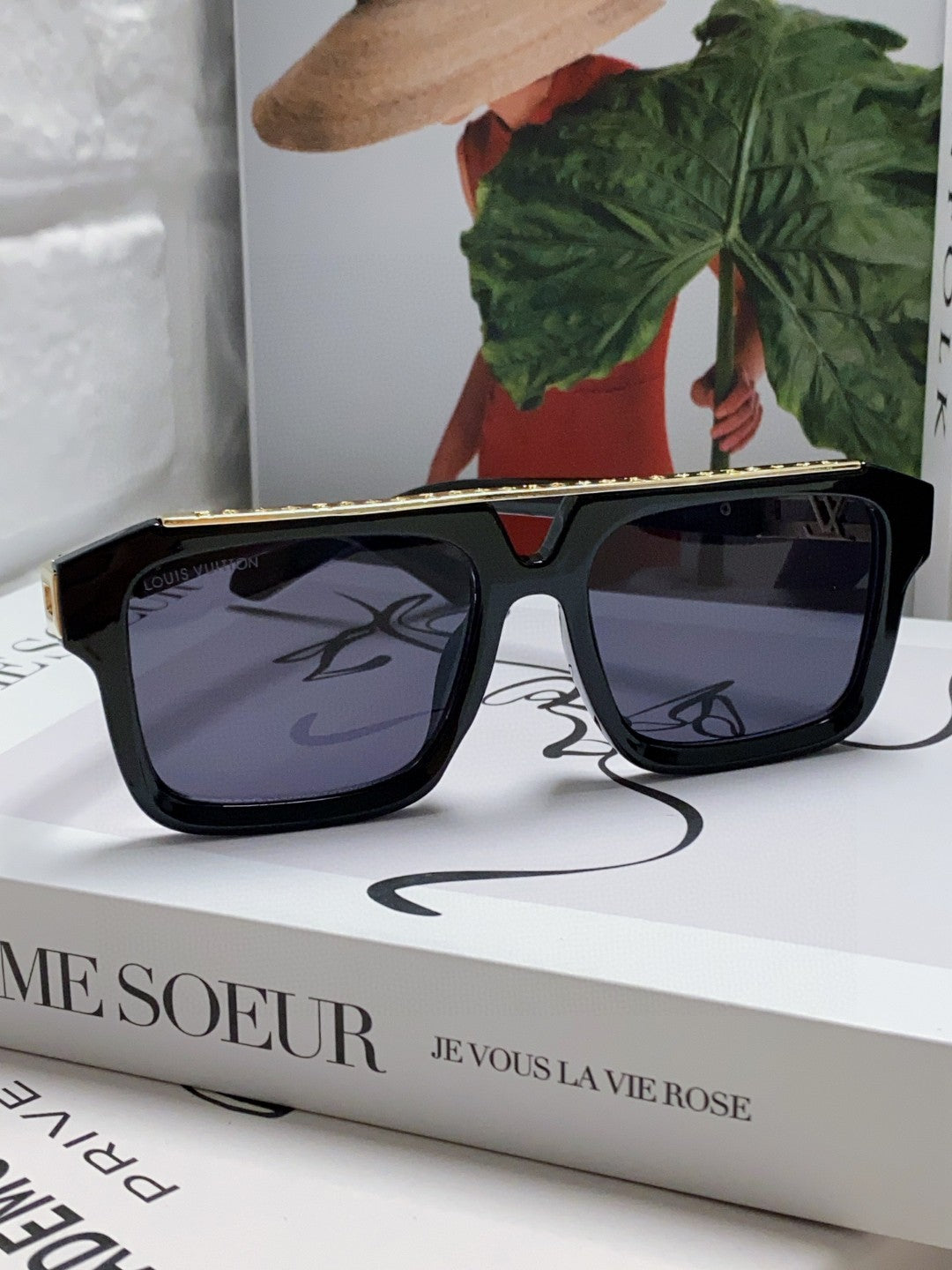 LOUIS VUITTON MASCOT PILOT SQUARE SUNGLASSES 581378 IN BLACK ACETATE GOLD METAL