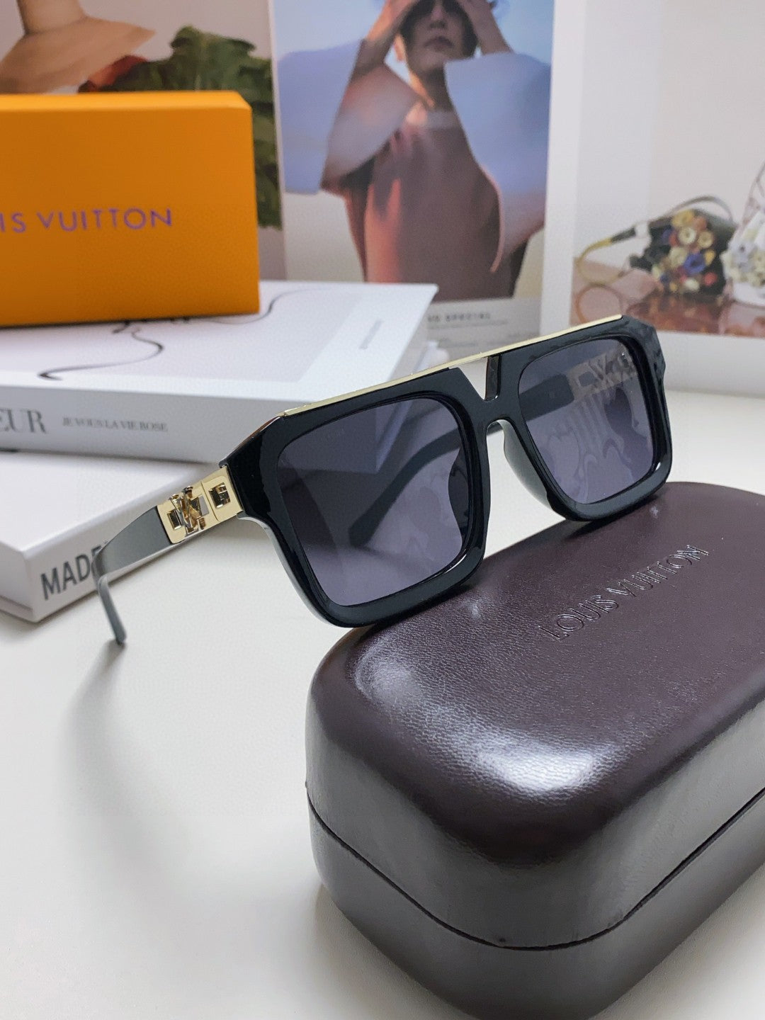 LOUIS VUITTON MASCOT PILOT SQUARE SUNGLASSES 581378 IN BLACK ACETATE GOLD METAL