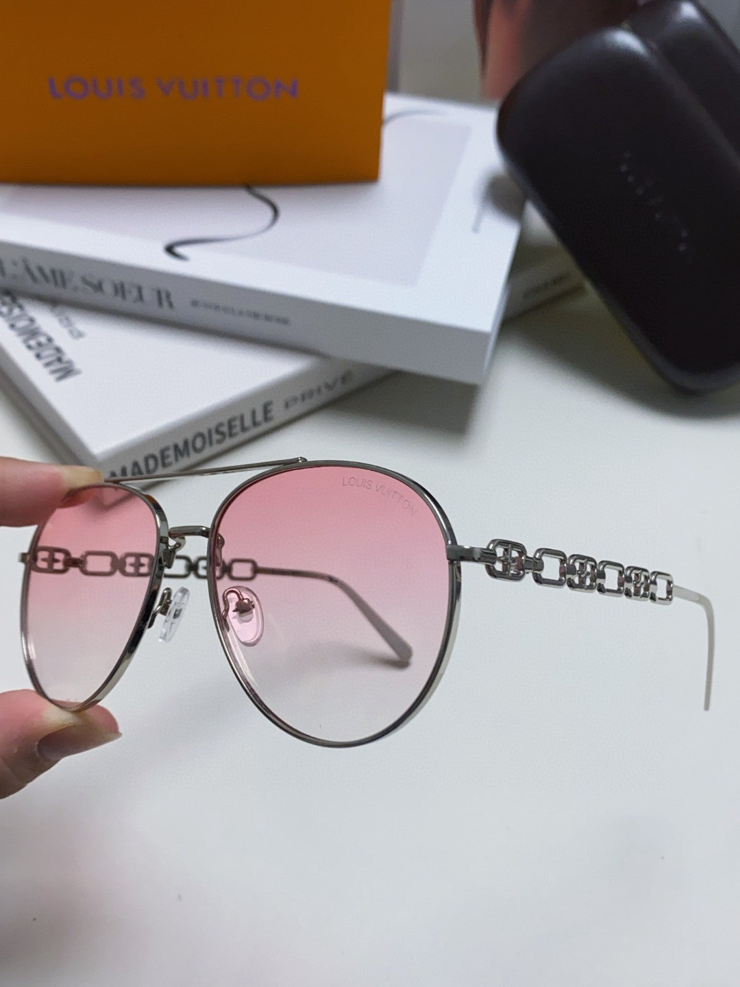 LOUIS VUITTON CHAIN PILOT SUNGLASSES 581380 IN SILVER METAL PINK SMOKE LENSES