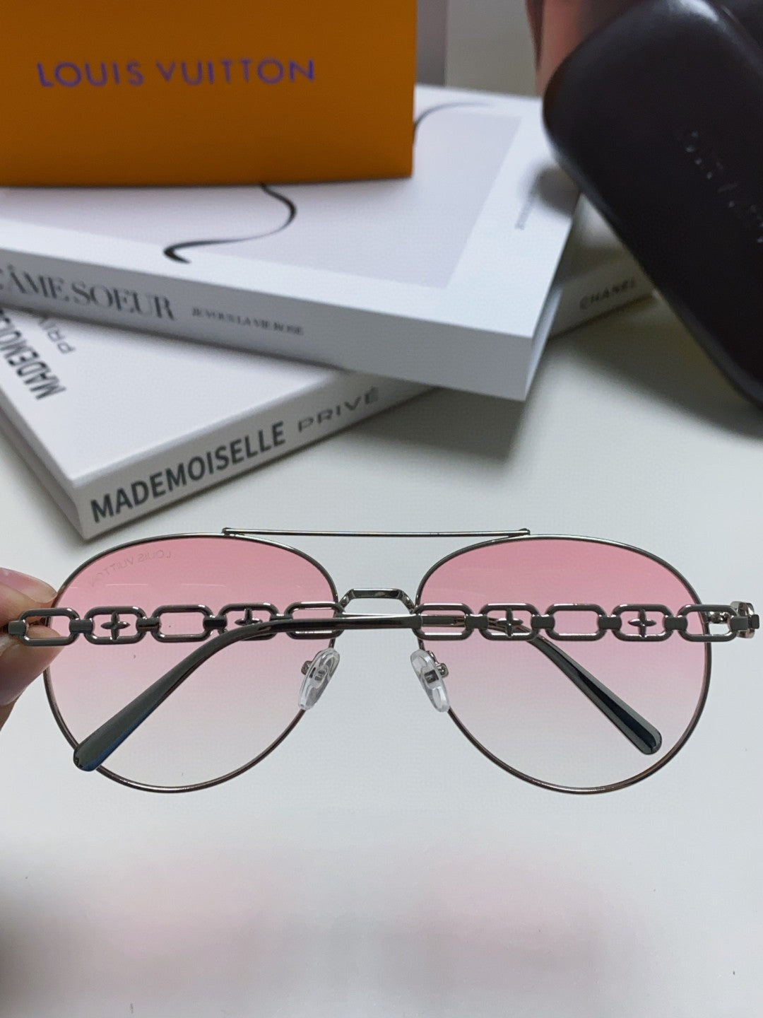 LOUIS VUITTON CHAIN PILOT SUNGLASSES 581380 IN SILVER METAL PINK SMOKE LENSES