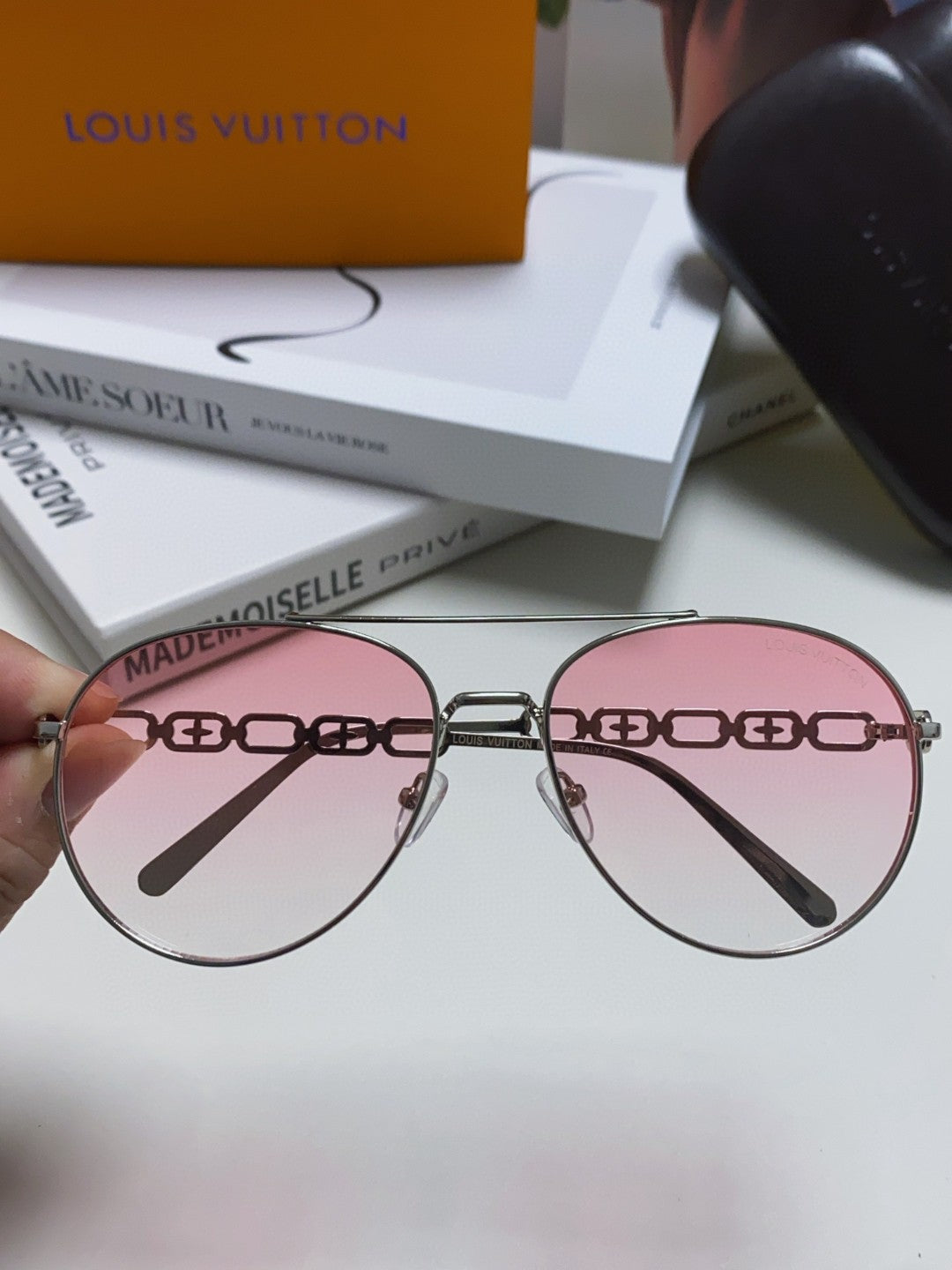 LOUIS VUITTON CHAIN PILOT SUNGLASSES 581380 IN SILVER METAL PINK SMOKE LENSES