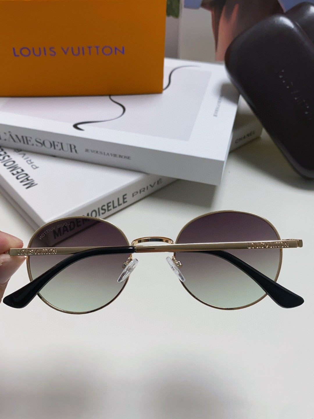LOUIS VUITTON SIGNATURE ROUND SUNGLASSES 581381 IN GOLD METAL GREY SMOKE LENSES