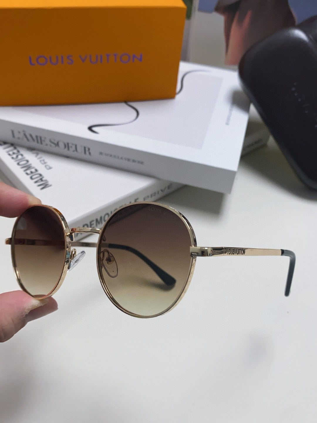 LOUIS VUITTON SIGNATURE ROUND SUNGLASSES 581382 IN GOLD METAL BROWN SMOKE LENSES