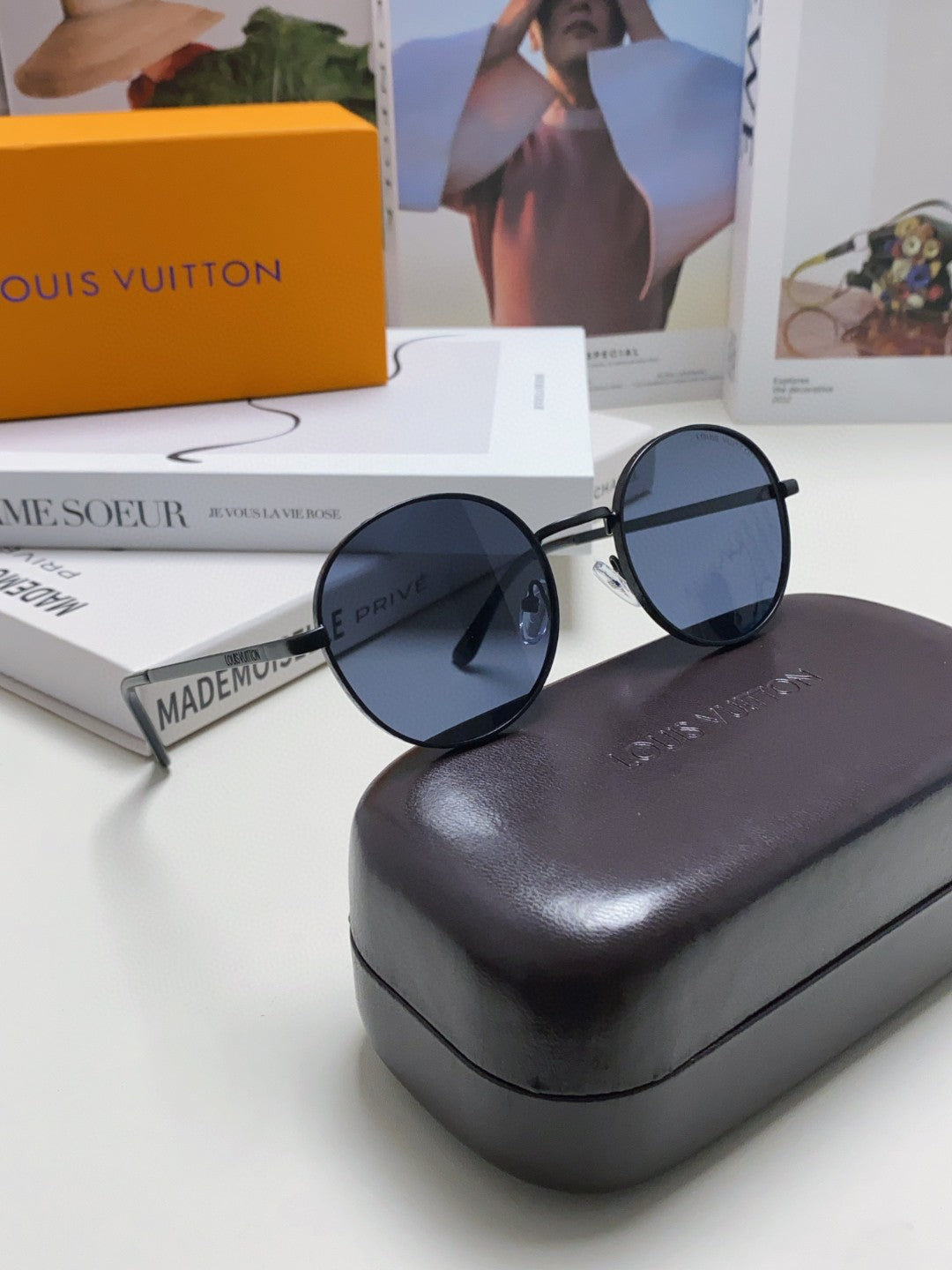 LOUIS VUITTON SIGNATURE ROUND SUNGLASSES 581383 IN BLACK METAL