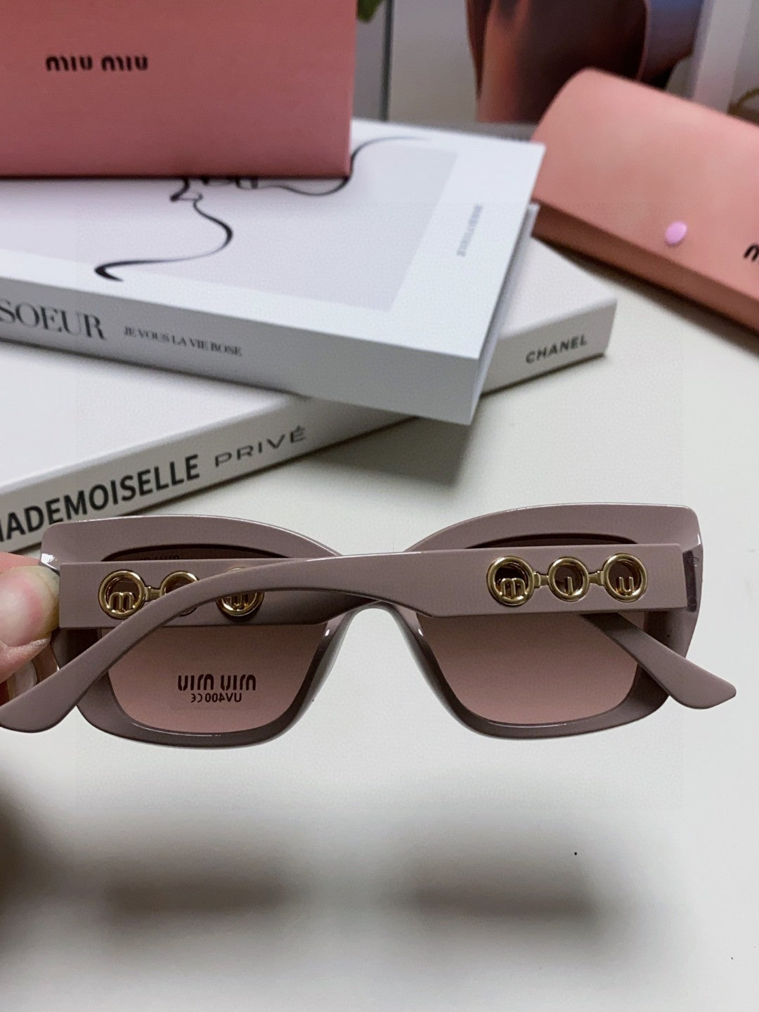 MIU MIU LOGO CAT EYE SUNGLASSES 513003 IN NUDE ACETATE
