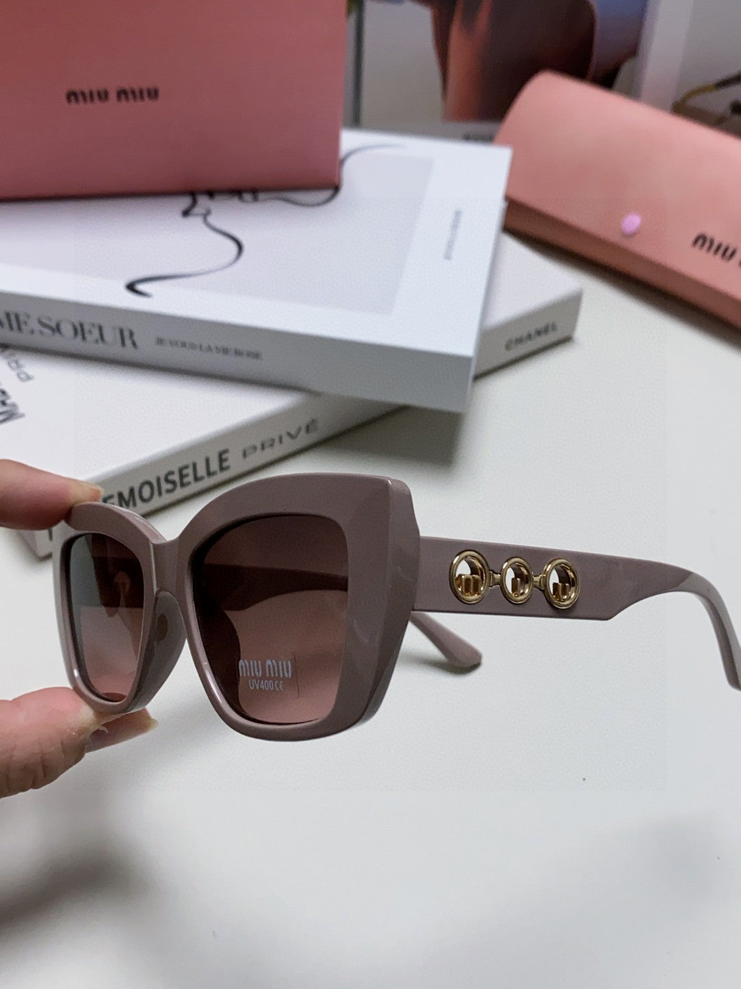 MIU MIU LOGO CAT EYE SUNGLASSES 513003 IN NUDE ACETATE