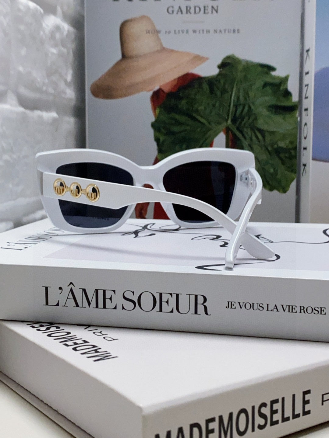 MIU MIU LOGO CAT EYE SUNGLASSES 513004 IN WHITE ACETATE