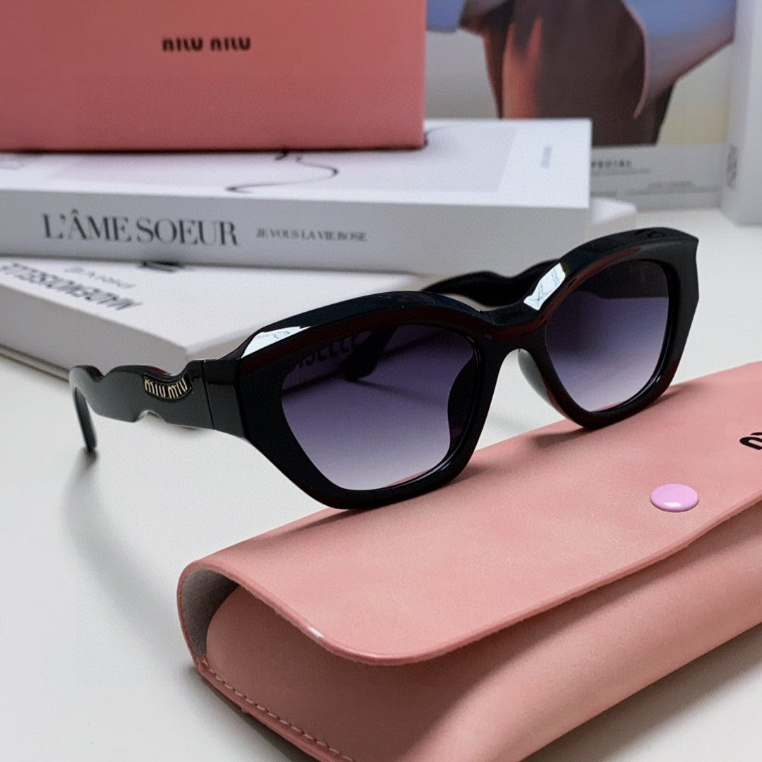 MIU MIU LOGO CAT EYE SUNGLASSES 513008 IN BLACK ACETATE WAVY FRAME