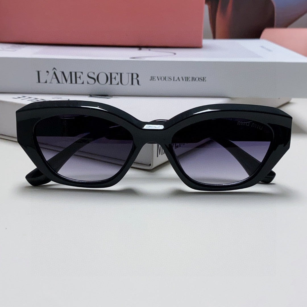 MIU MIU LOGO CAT EYE SUNGLASSES 513008 IN BLACK ACETATE WAVY FRAME