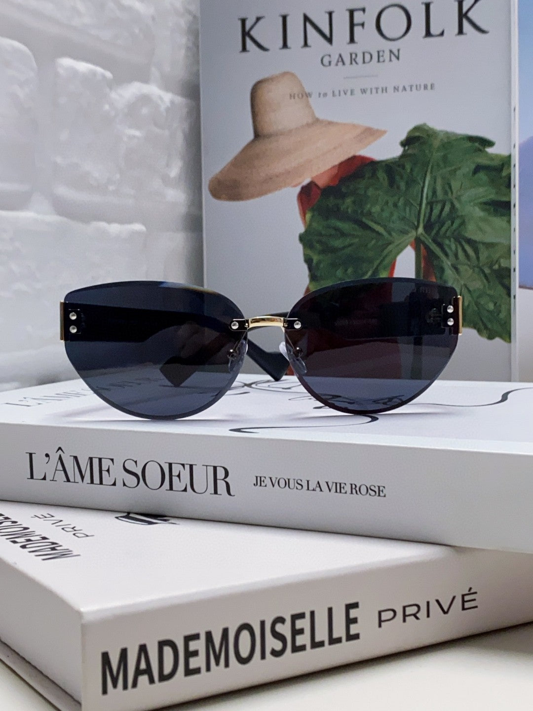 MIU MIU LOGO SUNGLASSES 513013 IN BLACK ACETATE
