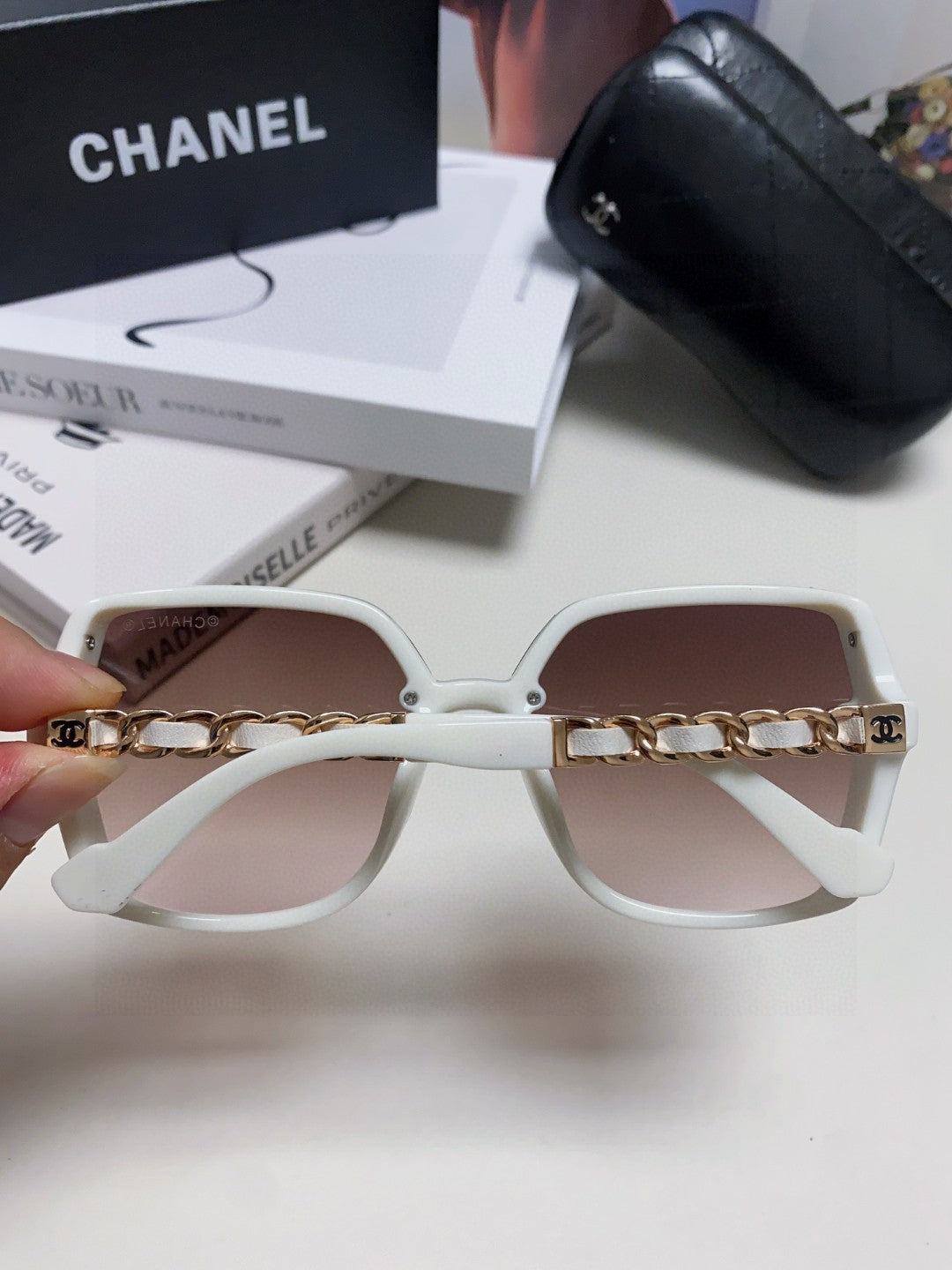 CHANEL SQUARE SUNGLASSES 632874 IN WHITE ACETATE