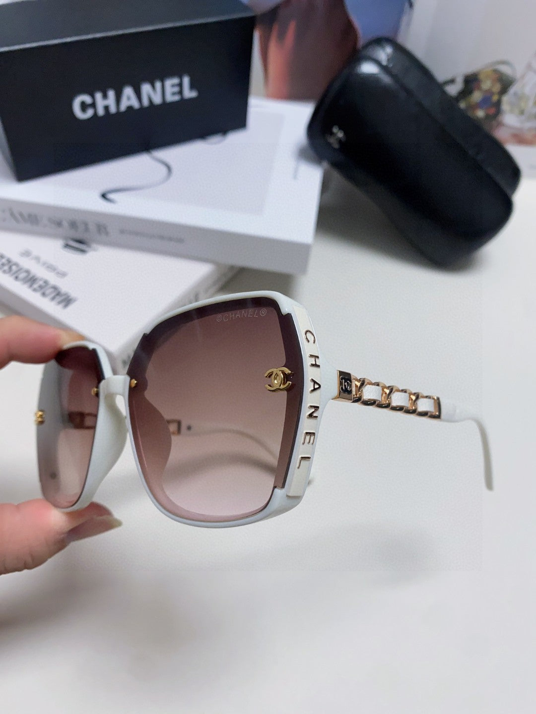 CHANEL SQUARE SUNGLASSES 632874 IN WHITE ACETATE