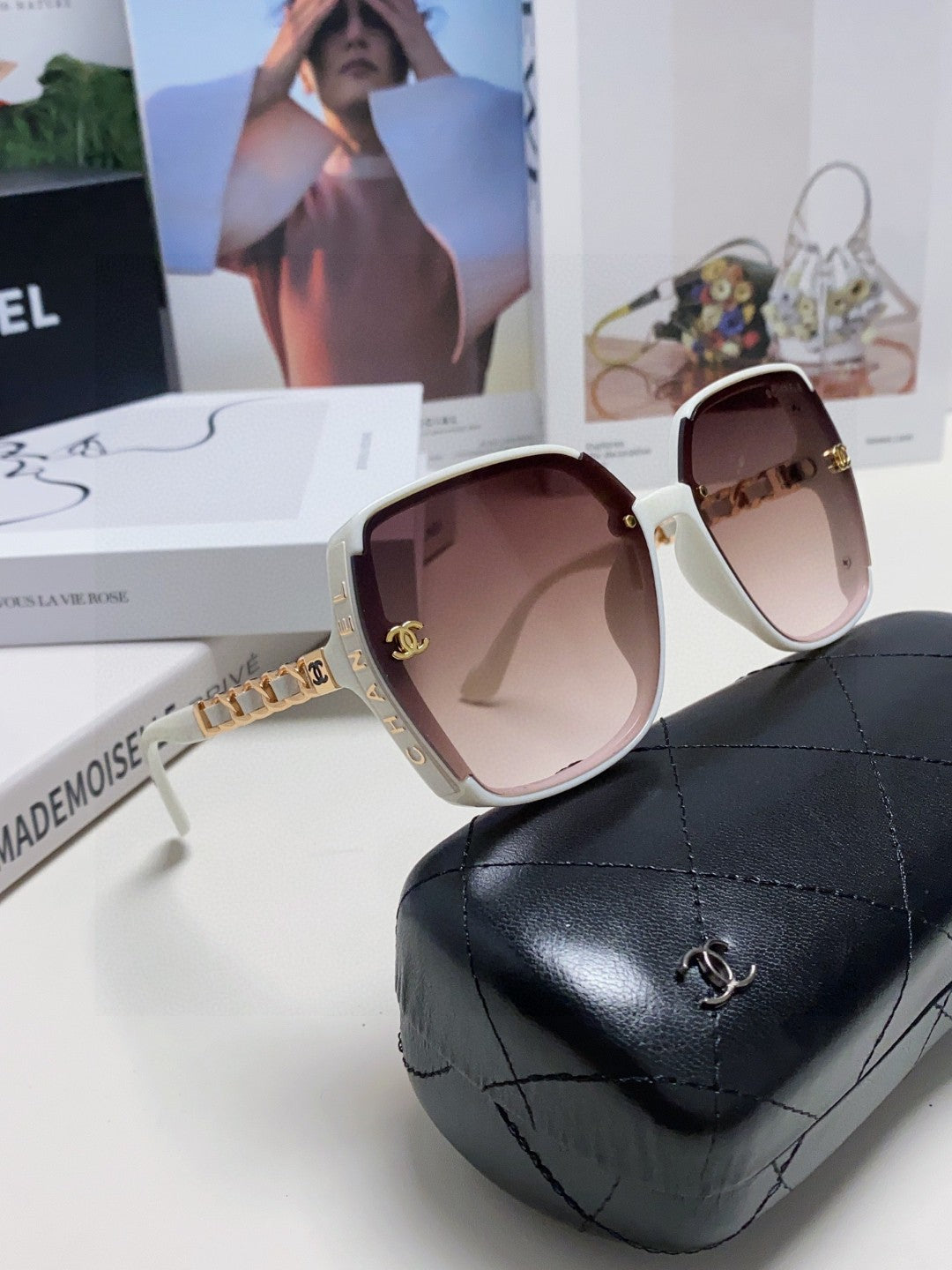 CHANEL SQUARE SUNGLASSES 632874 IN WHITE ACETATE