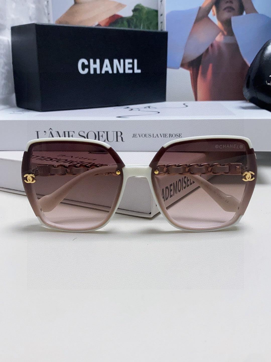 CHANEL SQUARE SUNGLASSES 632874 IN WHITE ACETATE
