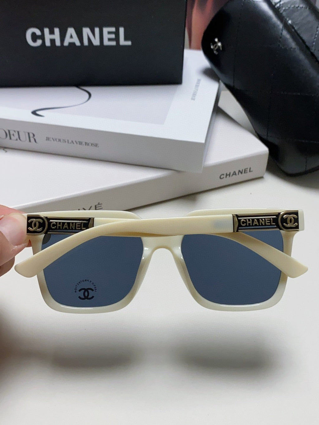 CHANEL SQUARE SUNGLASSES 632878 IN WHITE ACETATE
