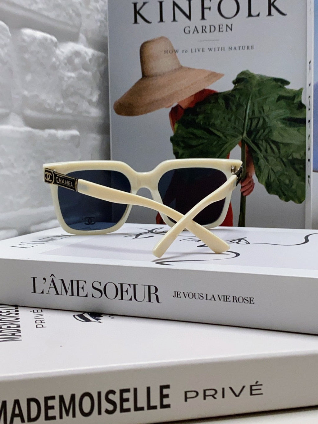 CHANEL SQUARE SUNGLASSES 632878 IN WHITE ACETATE