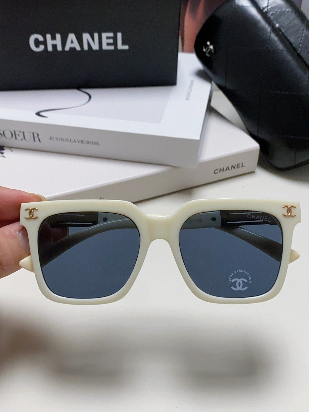 CHANEL SQUARE SUNGLASSES 632878 IN WHITE ACETATE