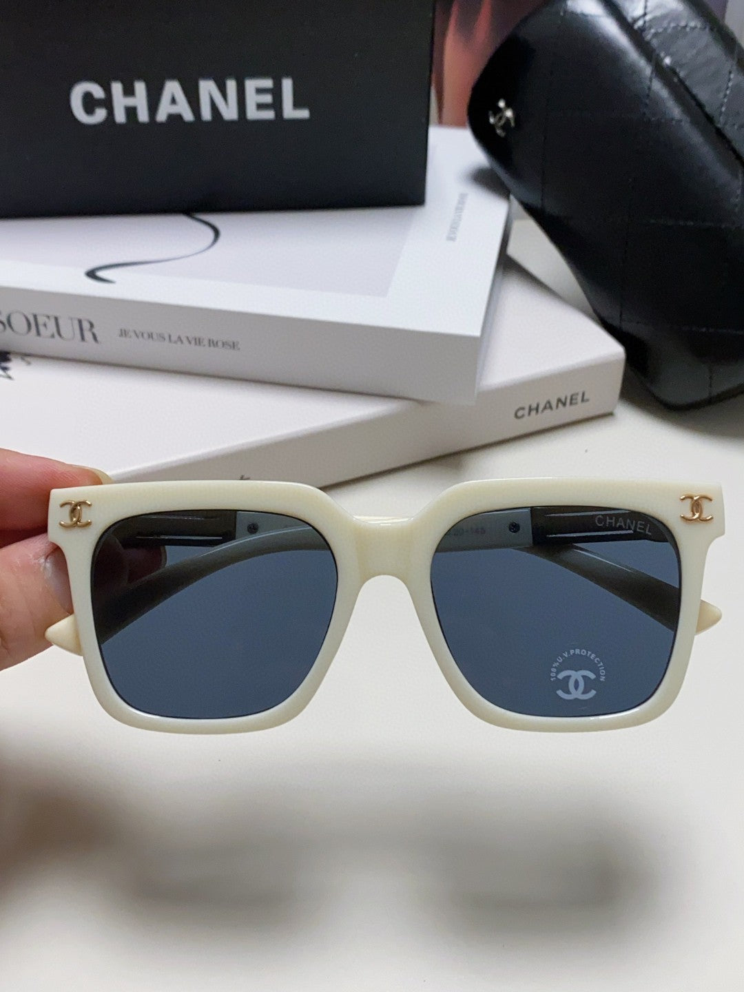 CHANEL SQUARE SUNGLASSES 632878 IN WHITE ACETATE
