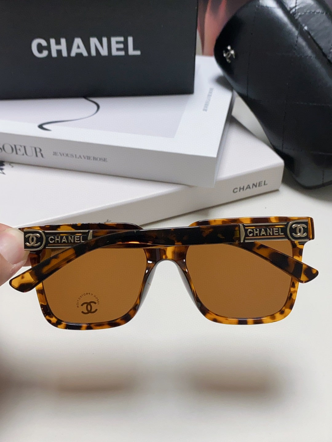 CHANEL SQUARE SUNGLASSES 632879 IN HAVANA ACETATE