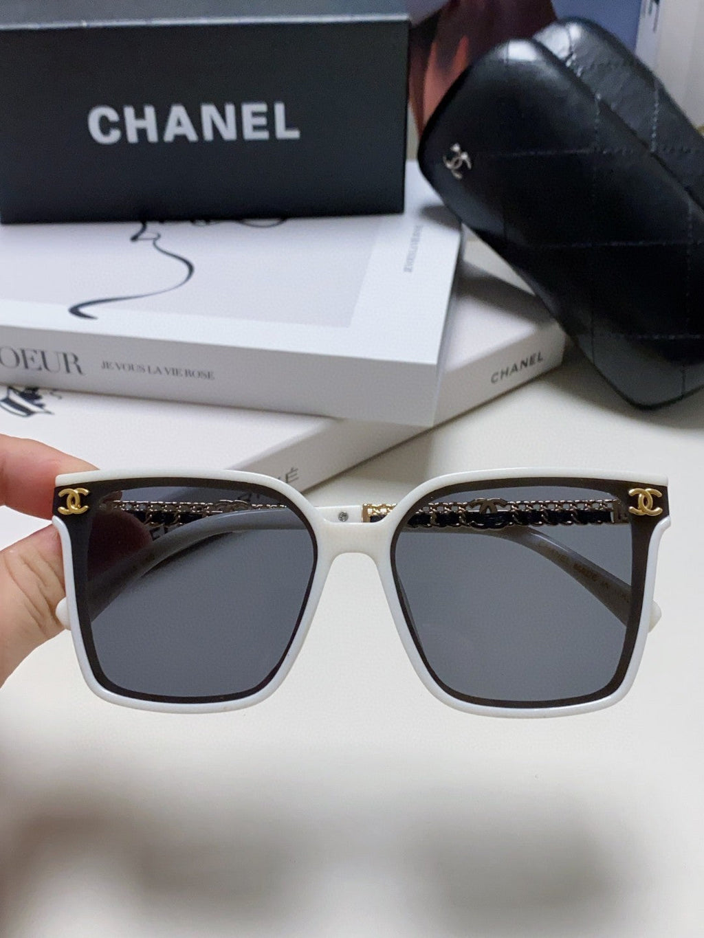 CHANEL SQUARE SUNGLASSES 632885 IN WHITE ACETATE