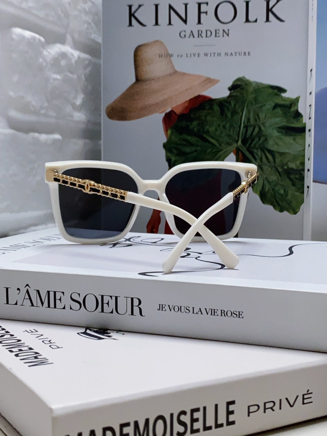 CHANEL SQUARE SUNGLASSES 632885 IN WHITE ACETATE
