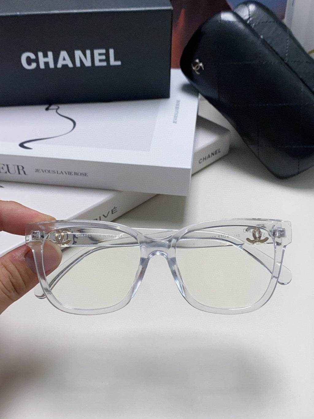 CHANEL SQUARE SUNGLASSES 632887 IN CLEAR ACETATE