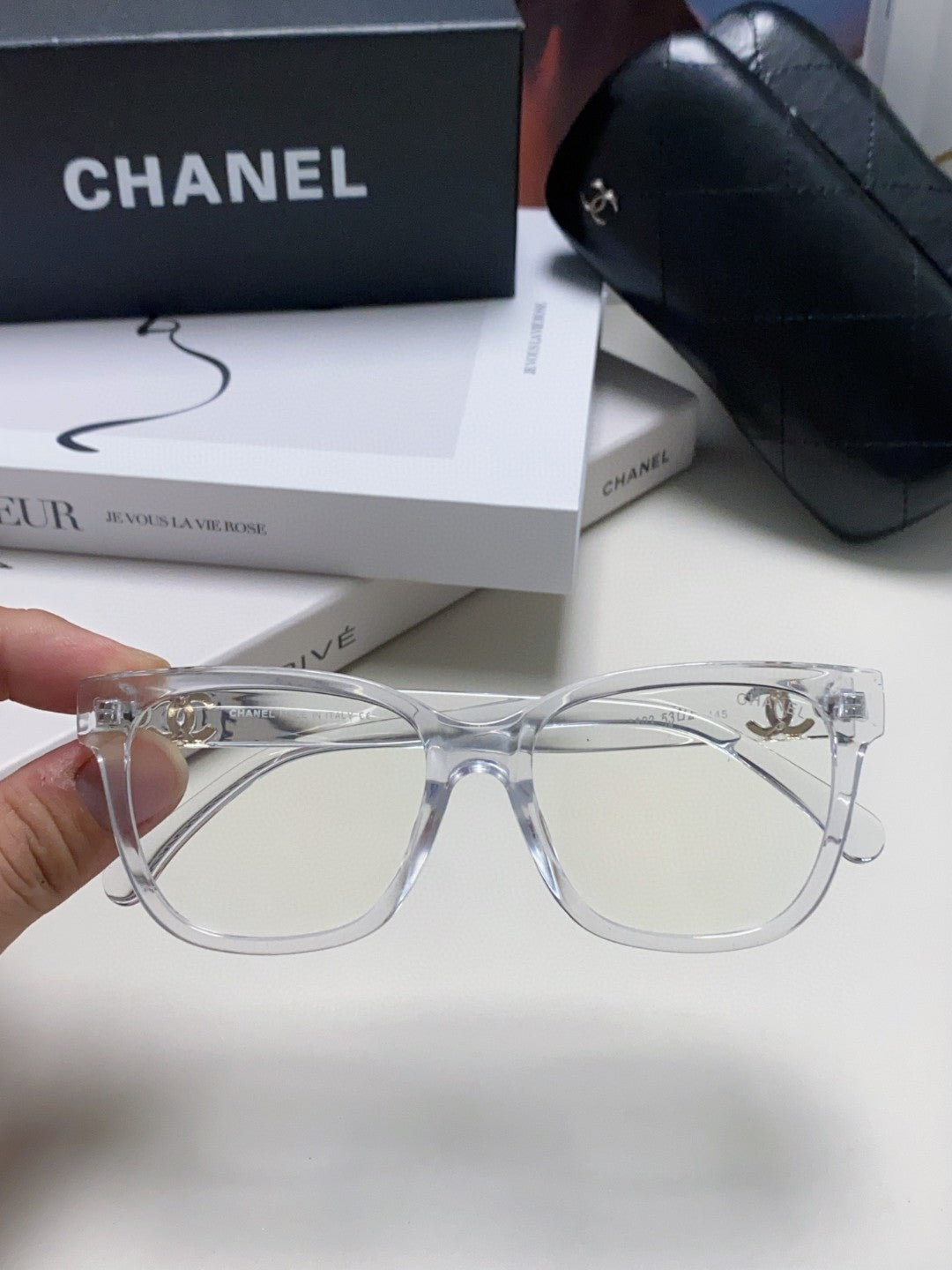 CHANEL SQUARE SUNGLASSES 632887 IN CLEAR ACETATE