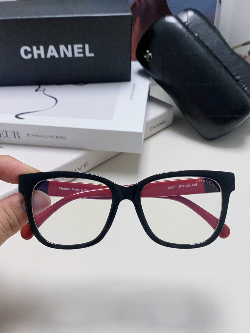 CHANEL SQUARE SUNGLASSES 632889 IN BLACK AND RED ACETATE